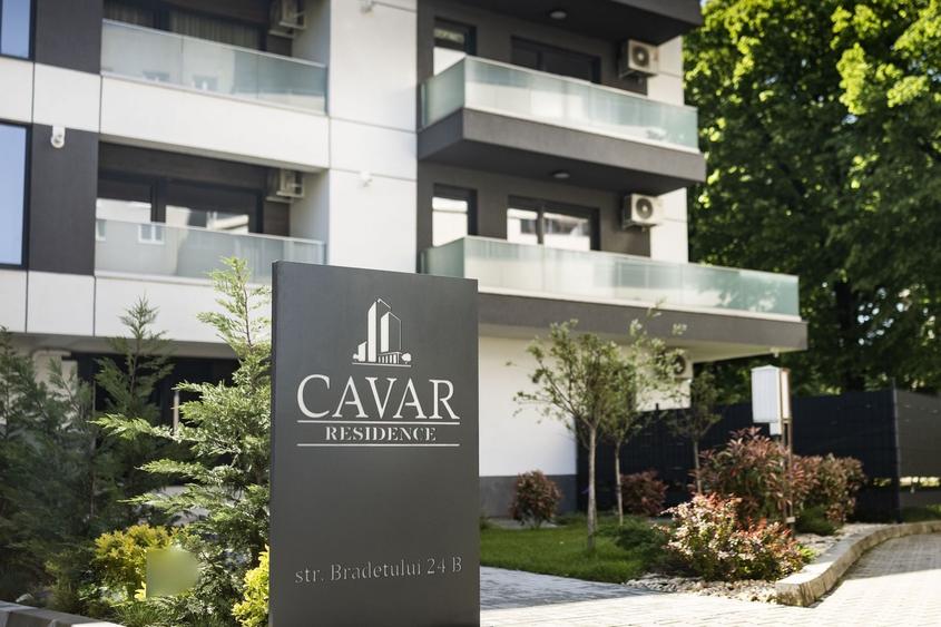 Apartament cu 3 camere semidecomandat în Tineretului