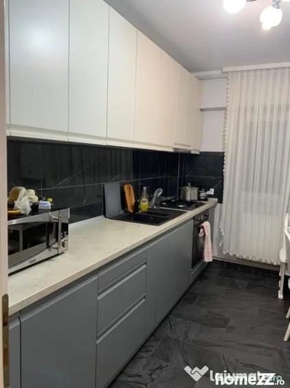 Apartament cu 3 camere decomandat în Traian