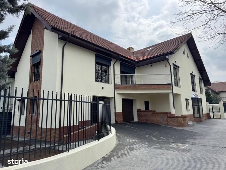 Casa cu 9 camere, piscina si garaj in suburbie - 3