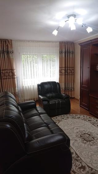 Apartament cu 3 camere decomandat în Rahova