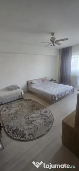 Garsonieră decomandată în Soarelui