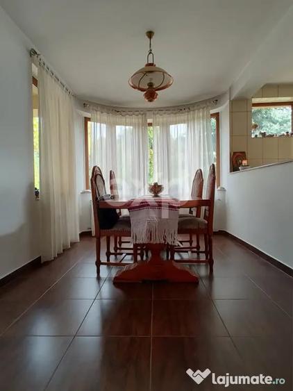 Casă cu 9 camere cu Teren 2000 Mp în Breazu