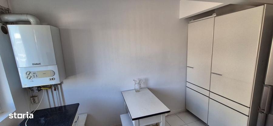 Apartament cu 3 camere în Romanilor