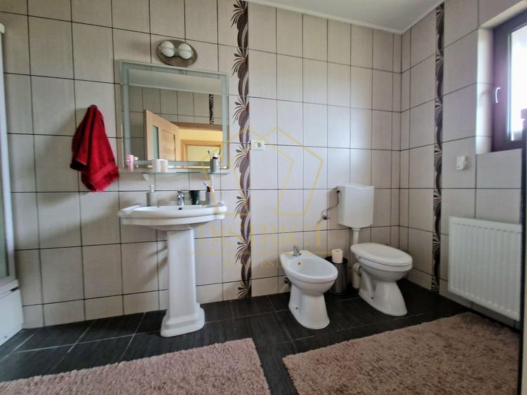 Casă individuală cu 5 camere cu Canalizare în Ianova