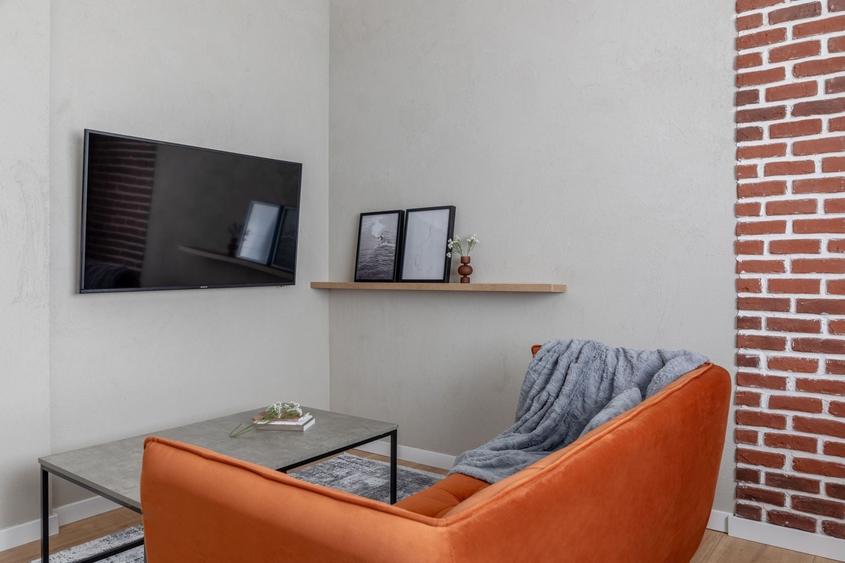 Apartament cu 2 camere, mobilat în P-ța Universității