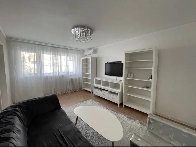 Apartament cu 3 camere decomandat, mobilat în Drumul Taberei