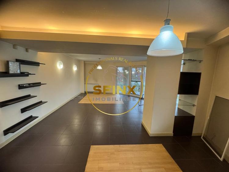 Apartament cu 4 camere decomandat, mobilat în Băneasa