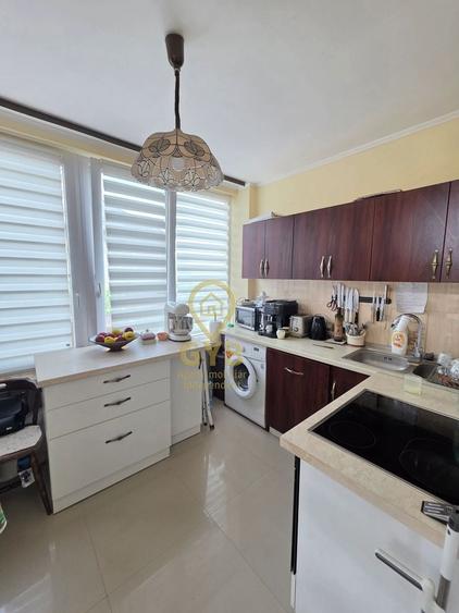 Duplex cu 4 camere cu Canalizare în Central