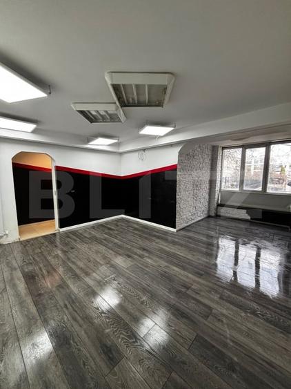 Apartament cu 4 camere decomandat, mobilat în Central