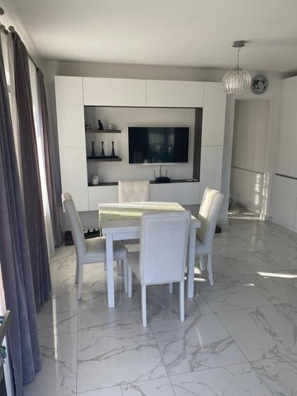 Casă individuală cu 6 camere cu Canalizare în Dâmbul Rotund