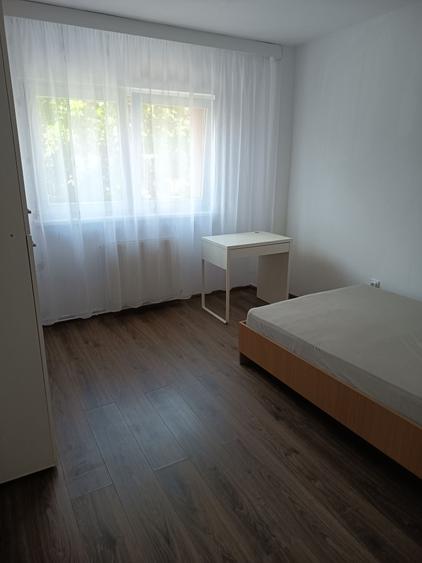 Ofer spre inchiriere apartament cu trei camere - 4