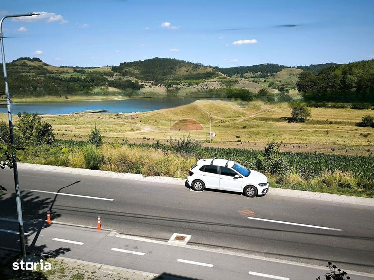 Casă cu 4 camere cu Teren 250 Mp în Sud