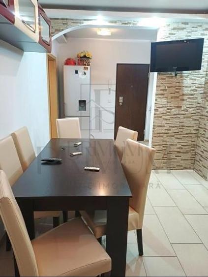 Apartament cu 2 camere decomandat, mobilat în Aradului