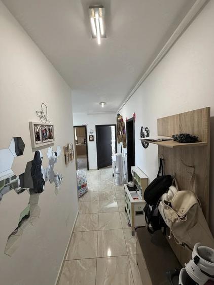 Apartament cu 2 camere semidecomandat în 1 Decembrie