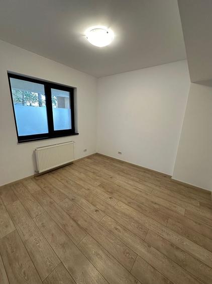 Apartament cu 3 camere decomandat în P-ța Unirii