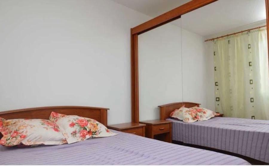Apartament cu 3 camere decomandat, mobilat în Tineretului