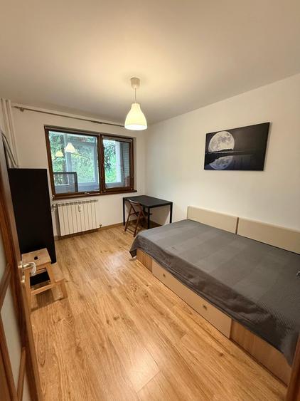 Apartament cu 3 camere semidecomandat în Drumul Taberei
