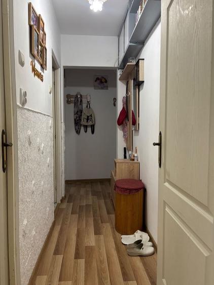 Apartament cu 3 camere semidecomandat, mobilat în Hipodrom 2
