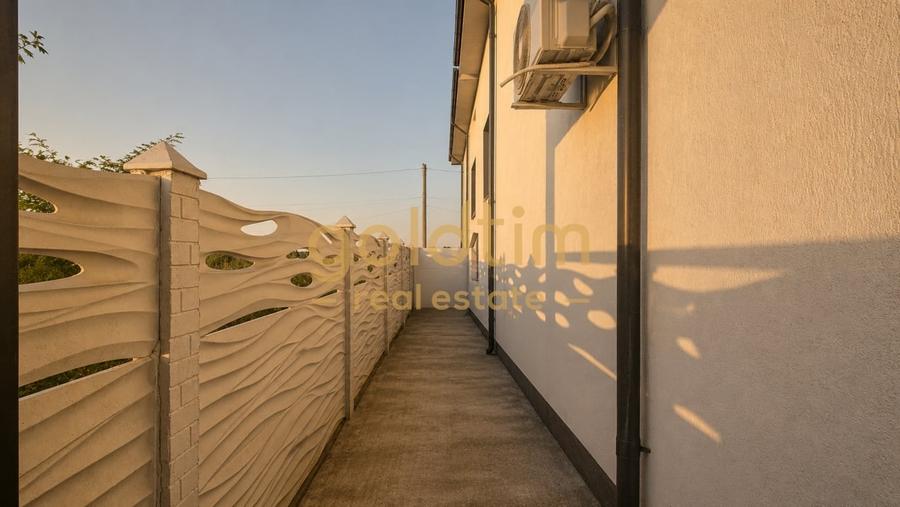 Duplex cu 5 camere cu Canalizare în Brănești