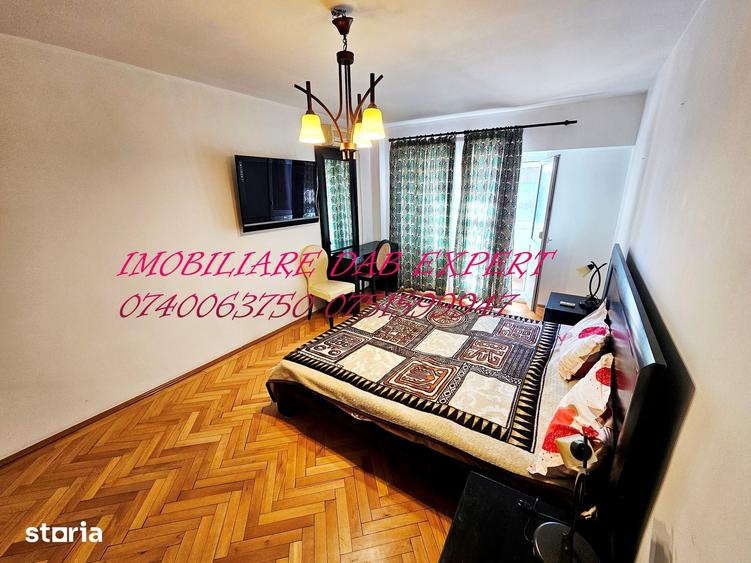 Apartament cu 3 camere în Piața Centrală