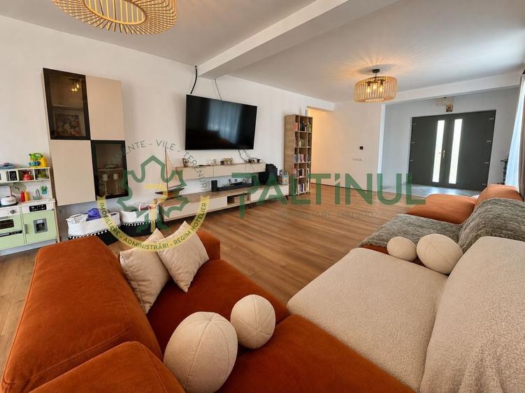 Casă individuală cu 4 camere cu Teren 357 Mp în Periferie