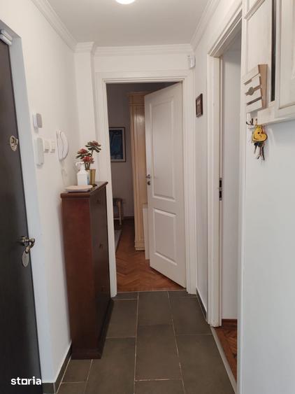 Apartament cu 3 camere în Cotroceni