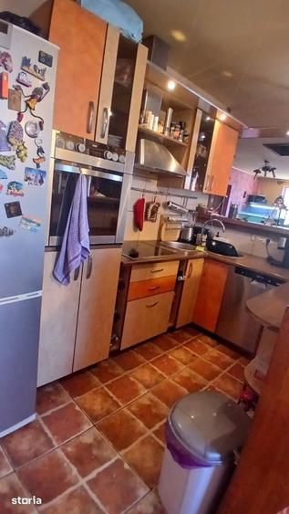 Casă cu 7 camere cu Teren 428 Mp în Șura Mare