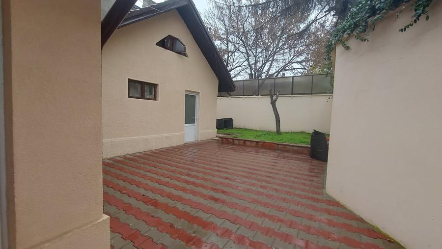 Casă cu Teren 450 Mp în Central