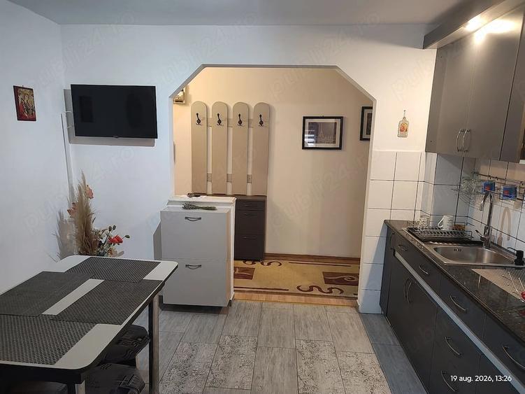 Apartament cu 2 camere decomandat-etaj2-mobilat-zona I.Corvin Deva - 3