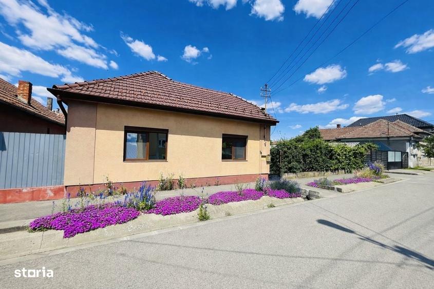 Casă cu 4 camere în Sânmartin
