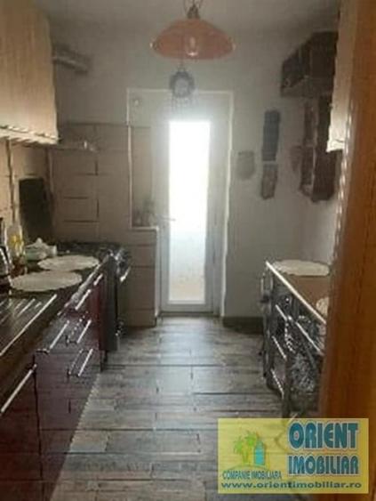 Apartament cu 2 camere decomandat în Km 4