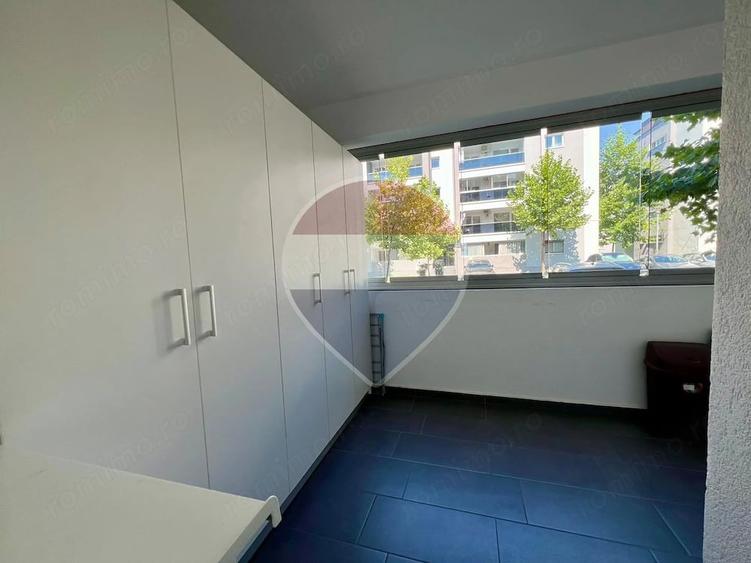Apartament cu 3 camere semidecomandat în Piața Cluj