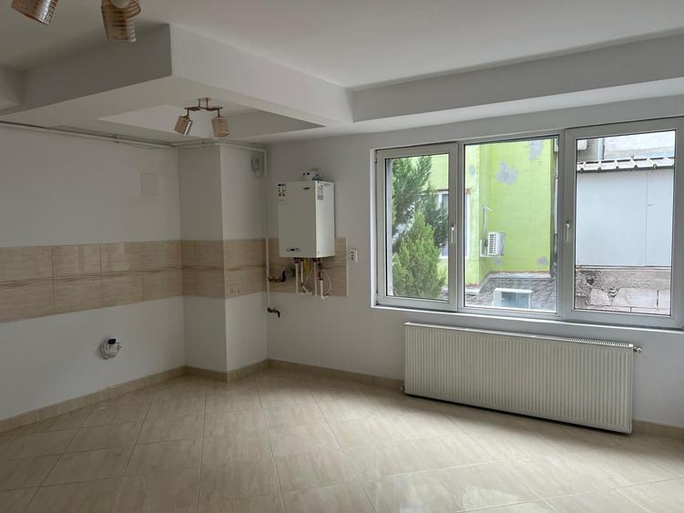 Casă cu 2 camere cu Teren 150 Mp în Balta Albă