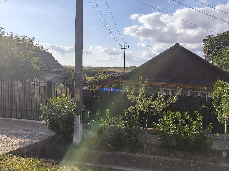 Casă cu 3 camere cu Teren 1000 Mp în Uileacu de Munte