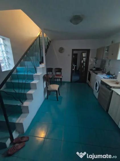 Casă cu 3 camere cu Teren 400 Mp în Central