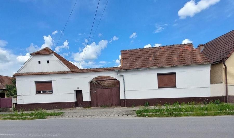 Spațiu comercial, în Albești