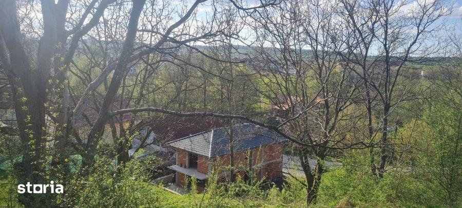 Casă cu 1 camere cu Teren 925 Mp în Central