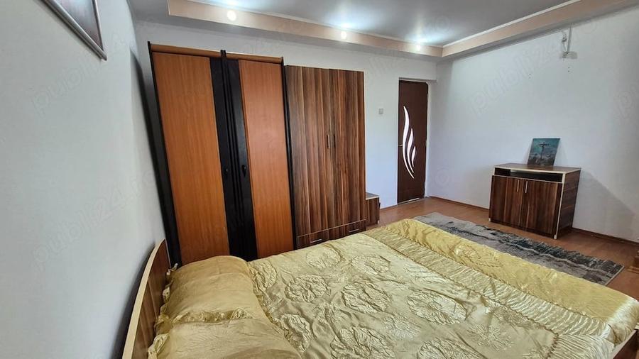 Casă cu 4 camere cu Teren 1800 Mp în Central