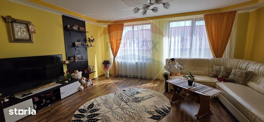 Casă cu 6 camere cu Teren 721 Mp în Crevedia