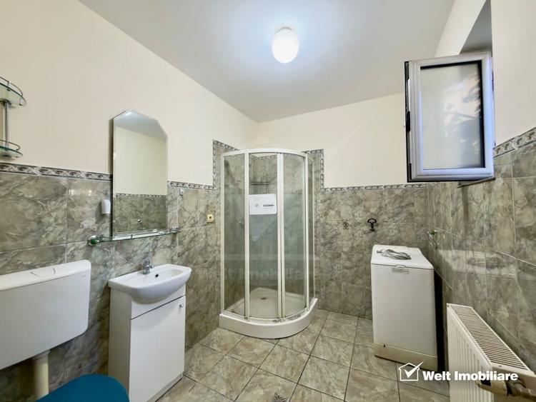 Casă individuală cu 6 camere cu Canalizare în Între Lacuri