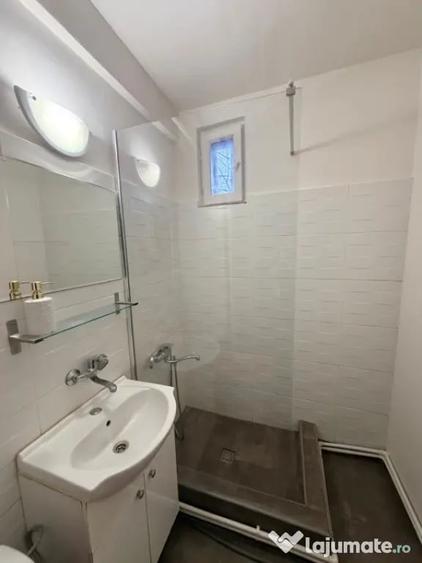 Apartament cu 2 camere decomandat în Calea București