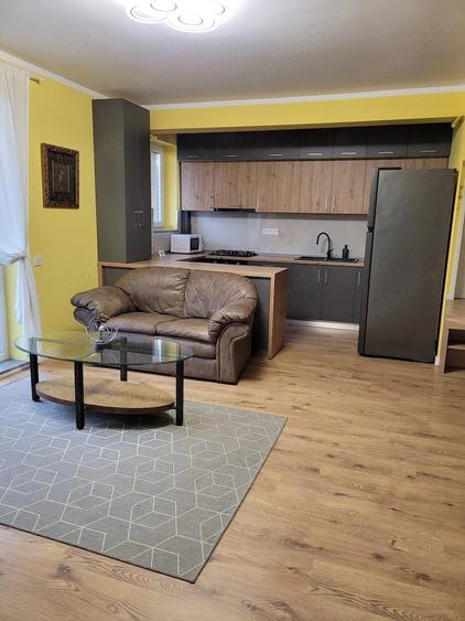 Apartament cu 2 camere semidecomandat în Florești