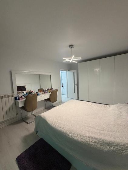 Apartament cu 2 camere decomandat în Petros
