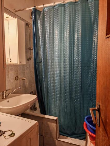 Apartament cu 4 camere semidecomandat în Drumul Taberei