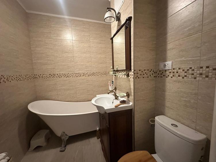 Apartament cu 4 camere decomandat în Gară