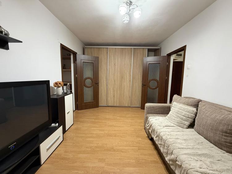 Apartament cu 2 camere semidecomandat în Dristor
