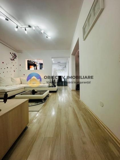 Apartament cu 4 camere semidecomandat în Mărăței