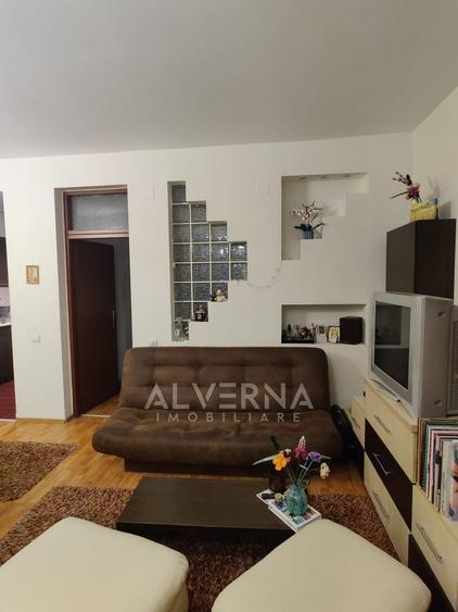 Apartament cu 2 camere semidecomandat, mobilat în Semicentral