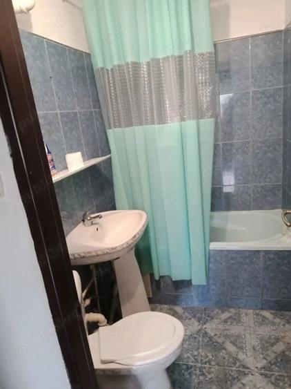 Apartament cu 3 camere decomandat în Micro 9