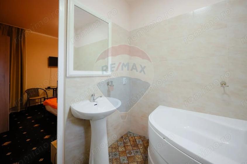 Apartament cu 4 camere decomandat în Central